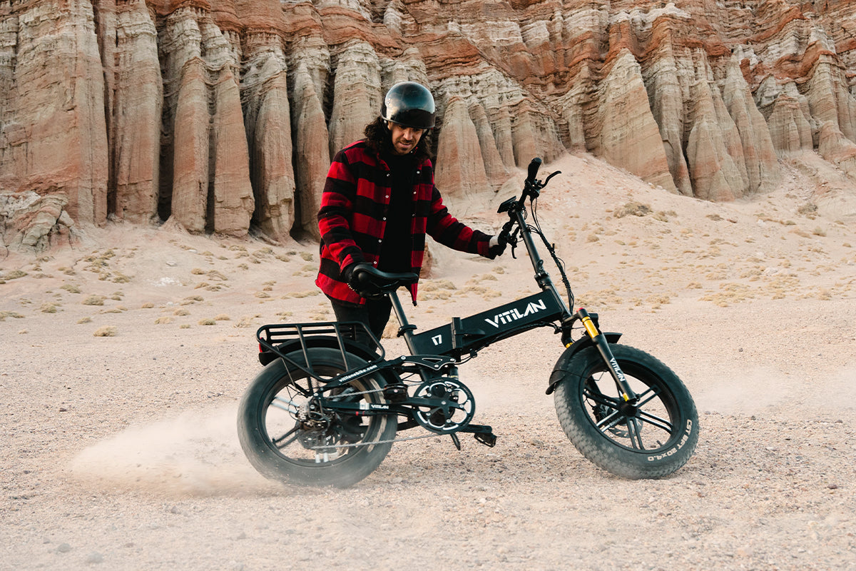 Vitilan I7 black on the sand