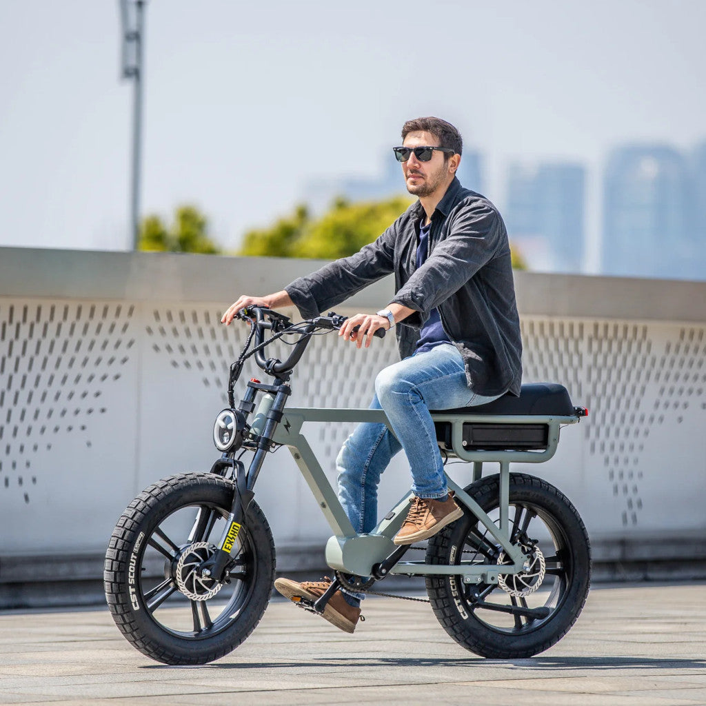 Eunorau Flash E-Bike man riding it in the city